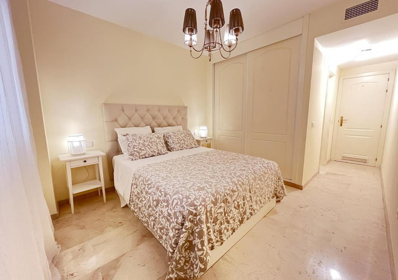 Apartamento Primera Linea Estepona By Isa Hoteles Bagian luar foto